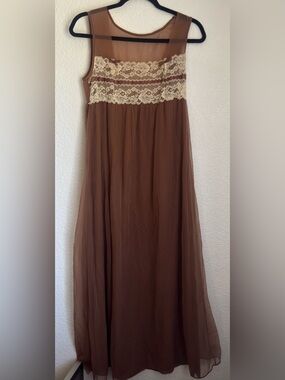 Tosca  lingerie  60s Vintage Mocha  With Beige Lace Made In USA Size L Silky Nyl
